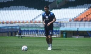 Marc Klok, Persib Bandung ,Persebaya Surabaya