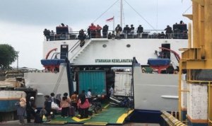 Kapal Ro-Ro, Surabaya,Lewoleba