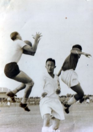 Legenda Sepak Bola Indonesia yang Menginspirasi Generasi Muda