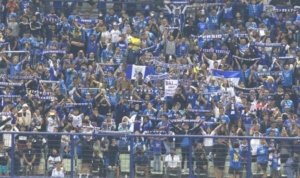 Bobotoh-yang-memberikan-dukungan-Persib-Bandung-Persita-Tangerang.jpg Persib Bandung ,Super League 2025/2026, Persik Kediri