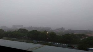 Peringatan Dini Cuaca Ekstrem: Siklon Tropis Narelle Mengancam Wilayah Pulau Jawa