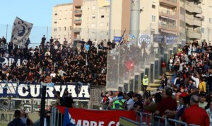 Cagliari-Napoli-fans.jpg Federico La Penna, Pisa, Cagliari