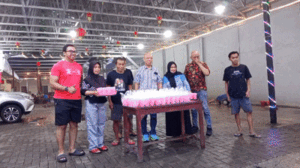 ‘Cak Sam’ Berbagi di Ramadan, Cuci Mobil di Wiyung Jadi Ruang Harapan bagi Pemuda