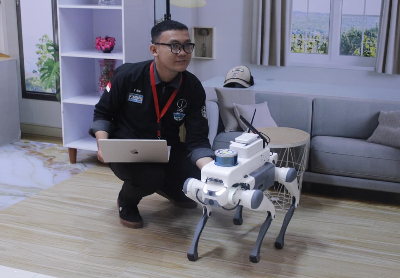 Canggih! RoboDog ITS Bisa Dikendalikan dari Jarak Jauh, Kolaborasi Global Makin Perkasa