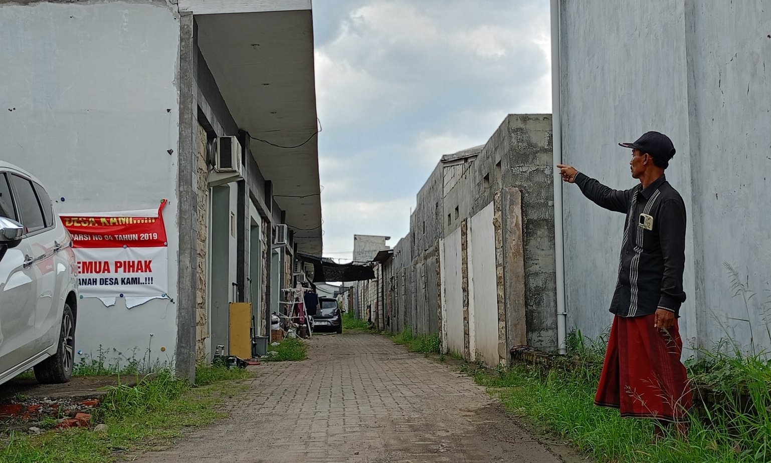 Pemdes Lama Disorot Warga, “Bongkar“ Kos di Atas Tanah Kas Desa Damarsi Sidoarjo 