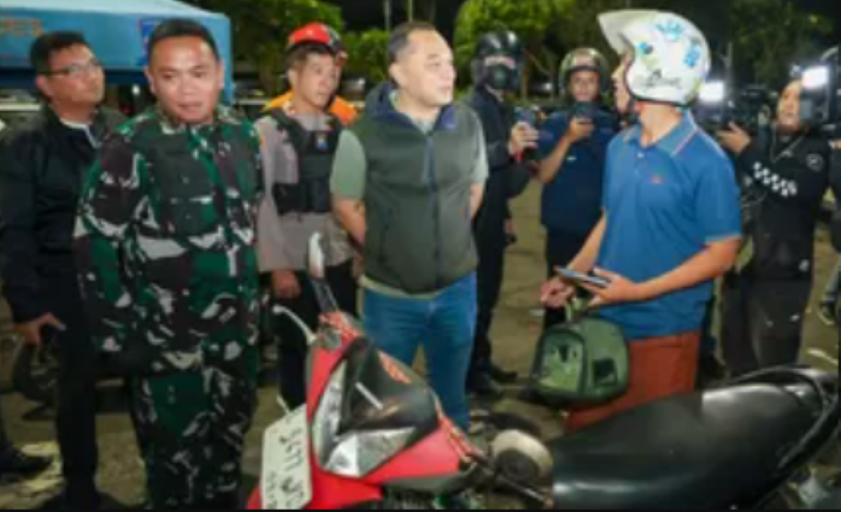 Jukir Tanpa Identitas ,Taman Bungkul, Pemkot Surabaya