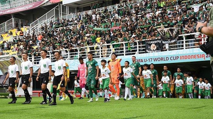 Persebaya Surabaya Siap Bangkit Pasca-Pencoretan Ernando Ari dari Timnas Indonesia