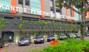Pemkot Surabaya Mobil Plat Merah