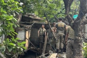 Penertiban PKL di Saluran Air Manukan: Upaya Pemkot Surabaya untuk Kembali Memperbaiki Fungsi Lingkungan