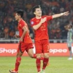 Penyerang-Persija-Jakarta-Ryo-Matsumura.jpg Persija Jakarta ,Persebaya Surabaya