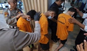 Polisi menangkap tiga pelaku penyiraman air keras terhadap pe