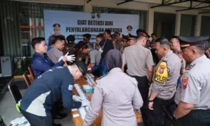 Wujudkan Zero Narkoba Polres Jember Test Urine Mendadak Bagi Para Perwira
