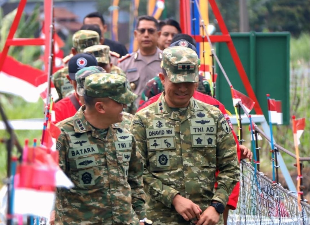 “Danrem 082 Kolonel Batara Alex Bulo Resmikan Jembatan Gantung Garuda di Kediri, Perkuat Akses Ekonomi Warga”
