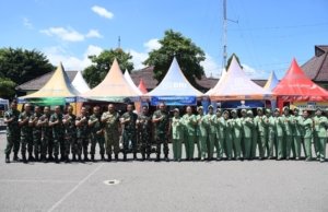 Jelang Hari Raya, Korem 081/DSJ Gelar Bazar Murah TNI