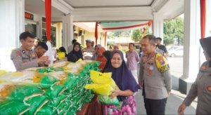 Gerakan Pangan Murah Polri, Polres Pasuruan Berhasil Salurkan 45 Ton Beras untuk Masyarakat