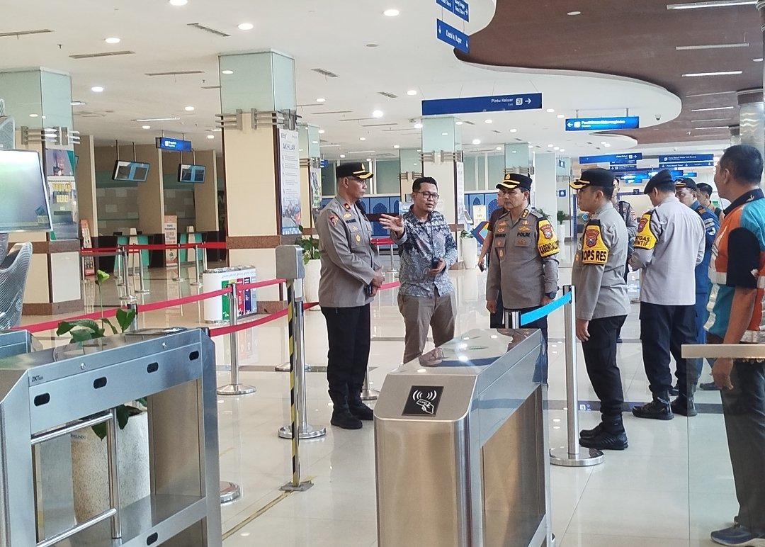 Polda Jatim Pastikan Kesiapan Pos Terpadu di Pelabuhan Tanjung Perak Wujudkan Mudik Aman Keluarga Bahagia