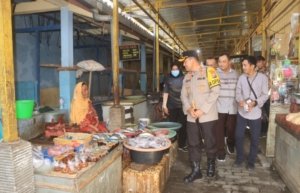 Jelang Idul Fitri Kapolres Probolinggo Cek Harga dan Ketersediaan Bahan Pangan