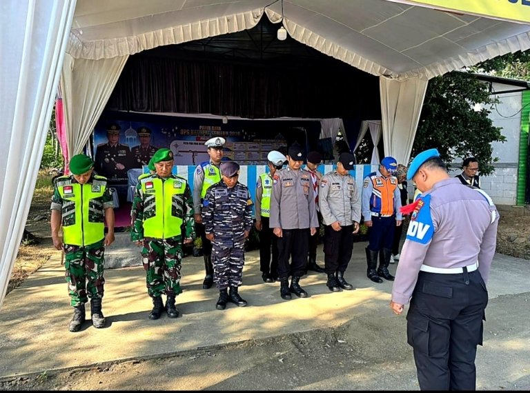 TNI–Polri Bersama Instansi Terkait Amankan Pos Pam Idul Fitri di Pertigaan JLS Besuki