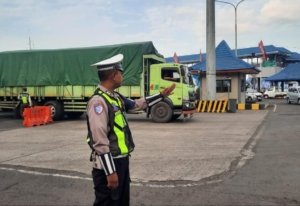 Hari Keempat Operasi Ketupat Semeru Polda Jatim Pastikan Jalur Tol dan Arteri Lancar