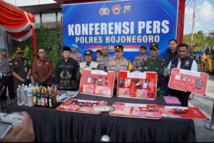 Polres Bojonegoro Bongkar Jaringan Peredaran Sabu dan Ganja, 13 Tersangka Ditangkap