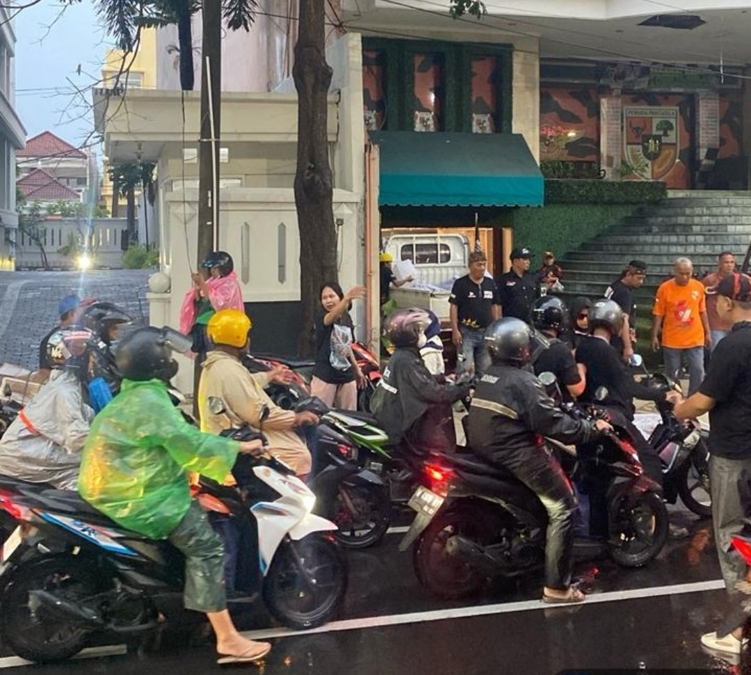 Jelang Akhir Ramadhan, MAKI Jatim Hadirkan Kepedulian Lewat Pembagian Takjil
