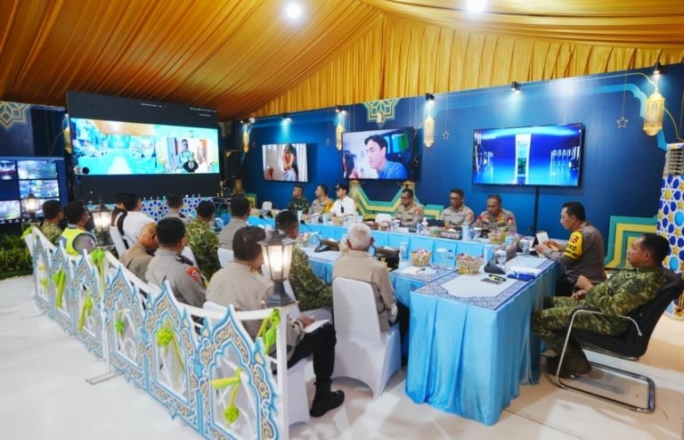 Monitoring Malam Takbiran, Kapolri Pastikan Pengamanan Rangkaian Perayaan Idulfitri