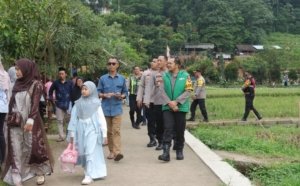 Kapolres Mojokerto Tinjau Objek Wisata di Libur Lebaran Pastikan Keamanan Pengunjung