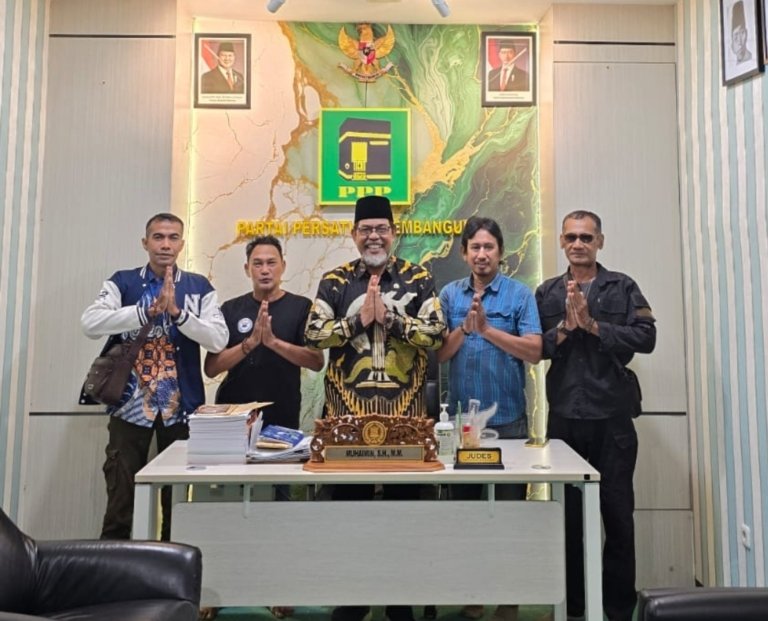 Tim Cyber Jurnalis Center Cak Imin Silaturahmi ke H. Muhaimin SH MM, Bahas Strategi Ke Depan