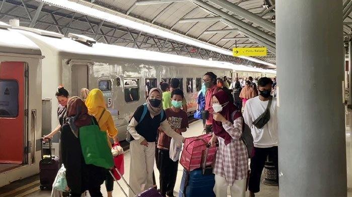 Ketersediaan Tiket Kereta Api untuk Angkutan Lebaran 2026 di Wilayah Daop 8 Surabaya 1 Ketersediaan Tiket Kereta Api untuk Angkutan Lebaran 2026 di Wilayah Daop 8 Surabaya