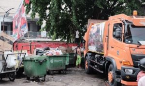 Truk Sampah, Surabaya, DPRD