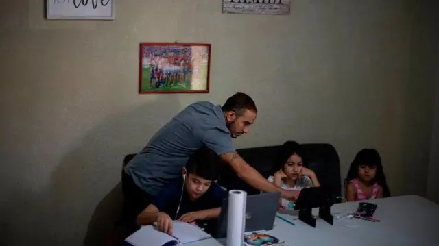 Kemenag Dukung Kebijakan Pembatasan Usia Anak di Media Sosial