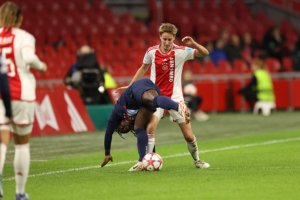 Peristiwa Unik di Johan Cruyff Arena: Suara Fans Tiba-Tiba Hilang