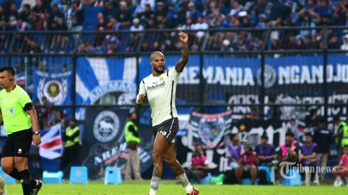 Persib Bandung Dominasi Klasemen Setelah Kalahkan Persik Kediri 3-0