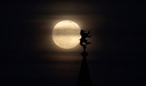 terpesona cantiknya pink moon di langit indonesia jerman 4 169