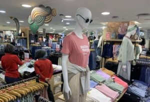 Penjualan Eceran ,Surabaya