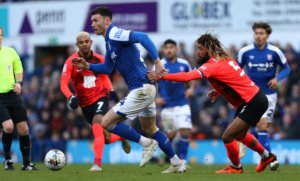 Ipswich Town Memperkuat Peluang Promosi dengan Kemenangan Dramatis