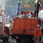20141022_115940_truk-dan-gerobak-sampah-di-tps-liar.jpg Sistem Pengangkutan Sampah ,Surabaya