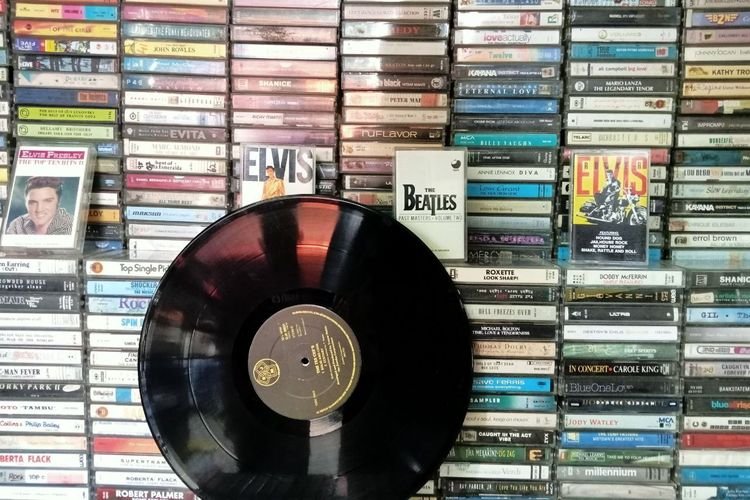 Patmosusastro Surabaya Koleksi Bersejarah yang Bertahan di Tengah Perubahan