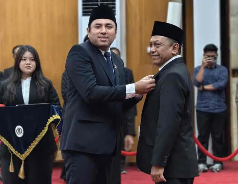 Anas Karno ,DPRD Surabaya