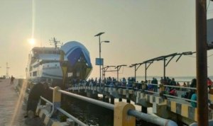 Arus-mudik-di-Natuna-pakai-KMP-Bahtera-Nusantara-01.jpg Arus mudik di Natuna pakai KMP Bahtera Nusantara 01