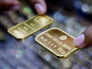 Penurunan Harga Emas Antam yang Mencengangkan