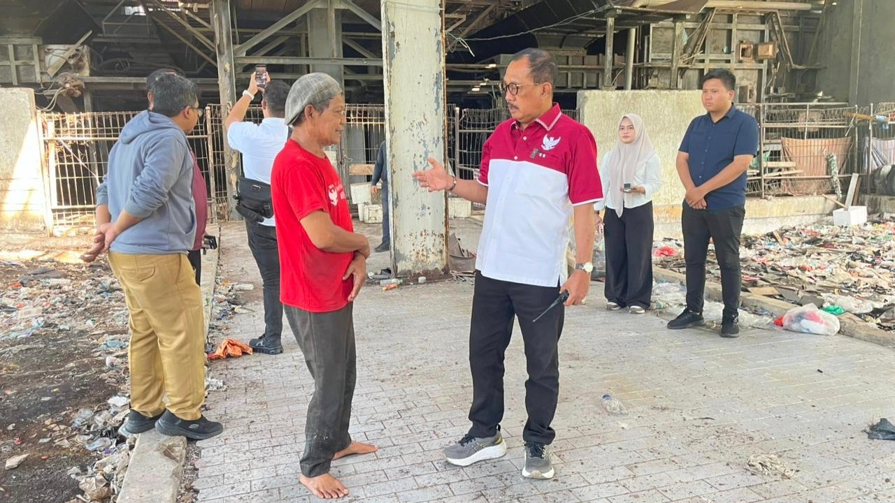 25 Tahun Mangkrak! Armuji Syok Lihat Gudang Insinerator Jadi “Rumah Hantu” di Keputih 1 Armuji