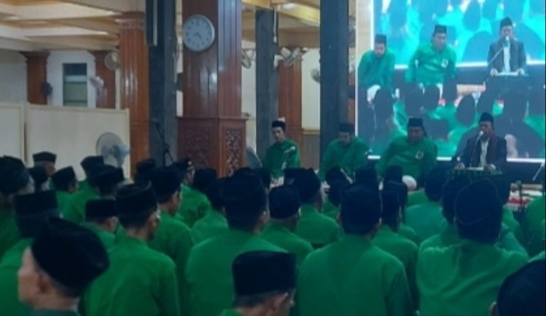 Tradisi Lailatul Ishari Hidupkan Haul ke-21 KH Mas Zuber Charis di Surabaya