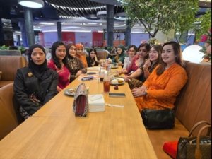 Solid dan Elegan, Srikandi Repnas Jatim Menang Terfavorit di Peringatan Hari Kartini 2026 Kadin Jawa Timur