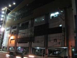 Pemkot Surabaya Mulai Proses Pembongkaran Fasad Eks Toko Nam di Jalan Embong Malang