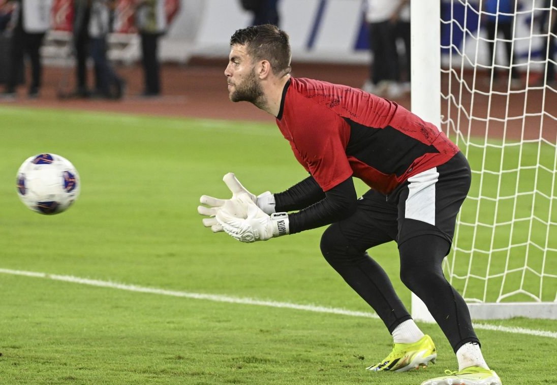 Performa Maarten Paes di Laga Perdana Bersama Ajax Amsterdam 1 Maarten Paes, Ajax Amsterdam