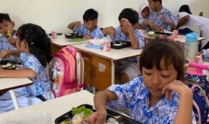 Pemkot Surabaya menggelar uji coba makan bergizi gratis