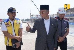 Menteri PU, Sekolah Rakyat Surabaya