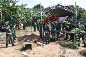 Pimpin Penghormatan Terakhir, Danrem Untoro Kenang Sosok Letda Cke Damas