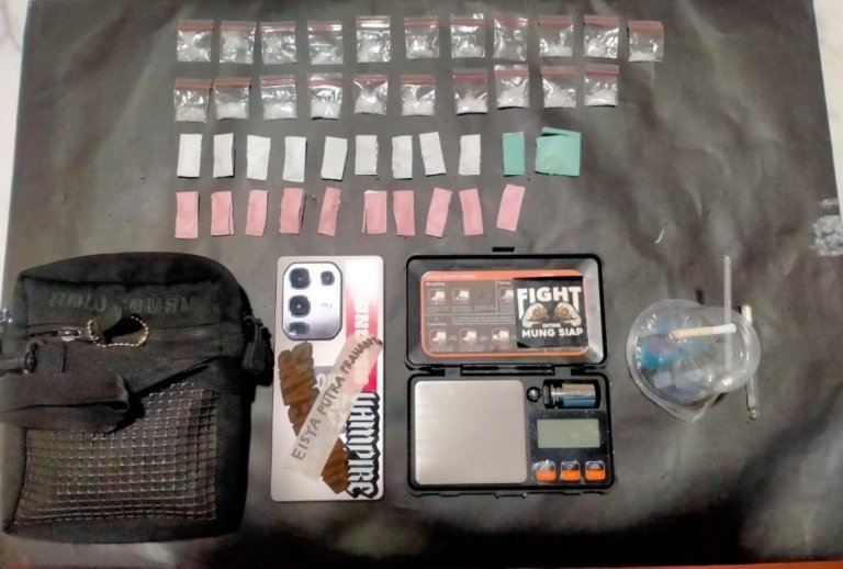 Polres Malang Amankan Tersangka Pengedar dan 21 Paket Sabu di Lawang